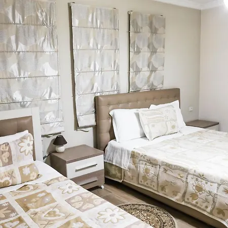 فندق Vila Leo Lux 3*
