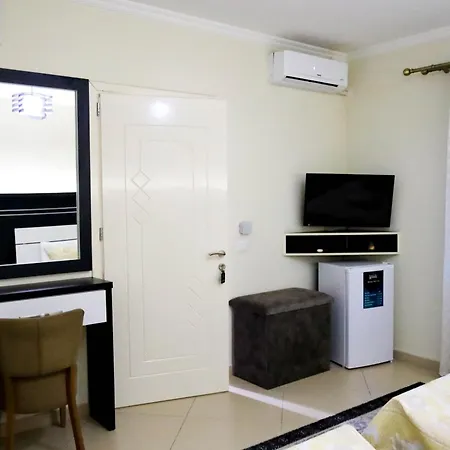 فندق Vila Leo Lux كورتشي