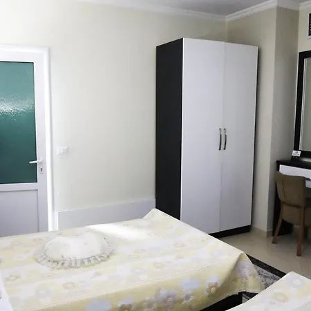 Vila Leo Lux فندق 3*